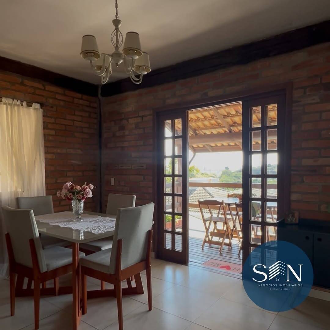 Sobrado, 3 quartos, 229 m² - Foto 1