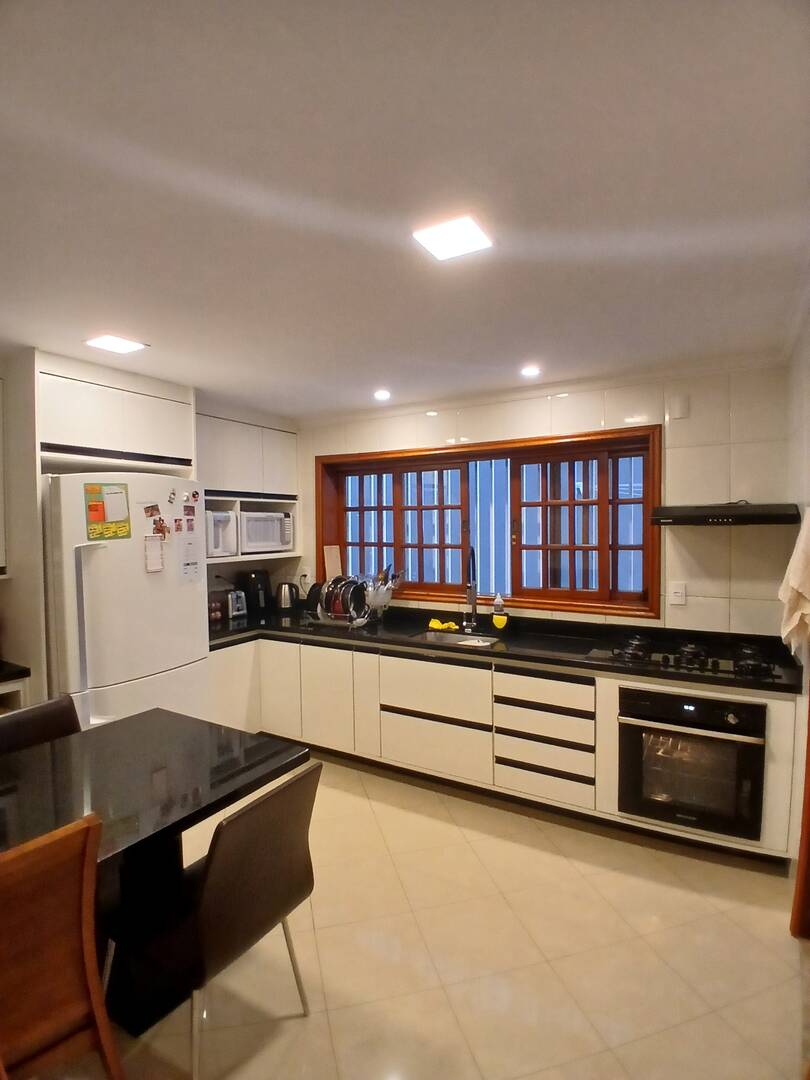 Sobrado, 4 quartos, 230 m² - Foto 2